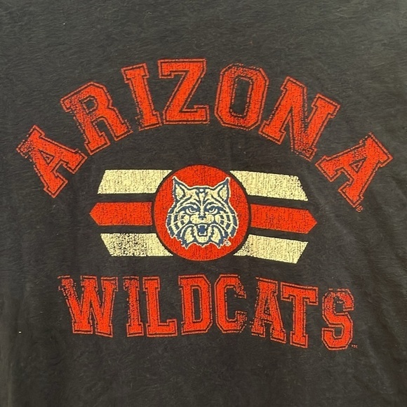 Distant Replays University of Arizona t-shirt. Boys size small - Picture 3 of 5